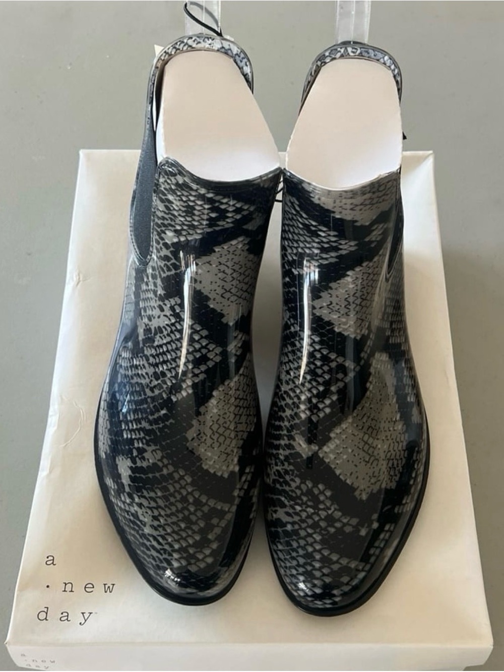 Women’s Waterproof Boots Shoes Size 10
